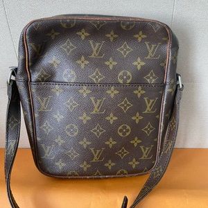 Authentic Louis Vuitton monogram crossbody